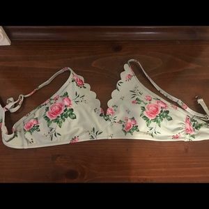 CupShe scalloped bikini top XL worn once